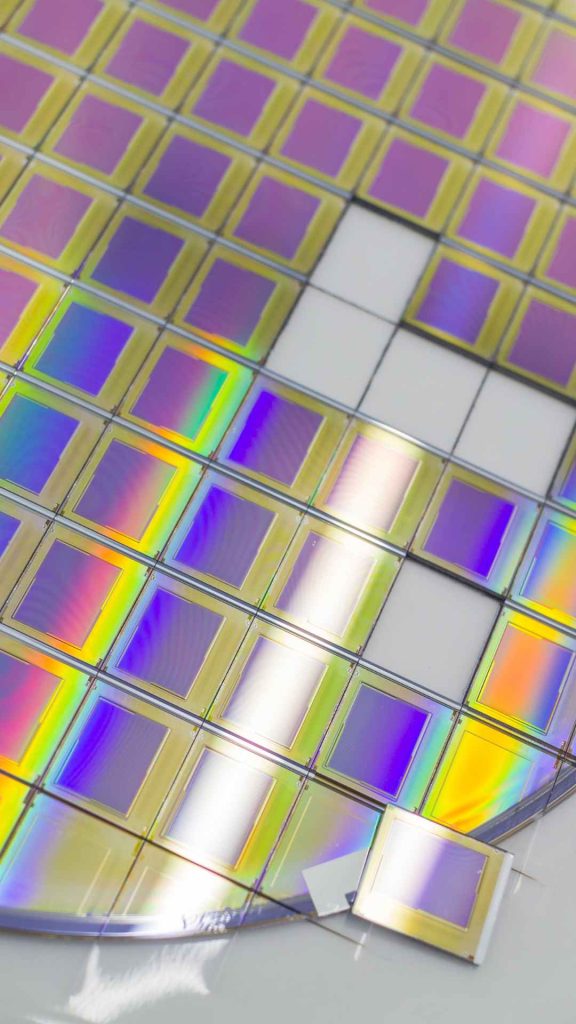 The Chiplet Revolution: The Critical Role of Advanced PCB Substrates and Interposers 2 High perfomance silicon microchips