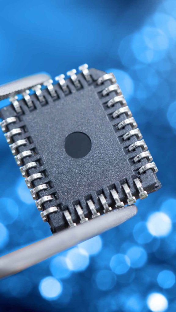 The Chiplet Revolution: The Critical Role of Advanced PCB Substrates and Interposers 1 microchips